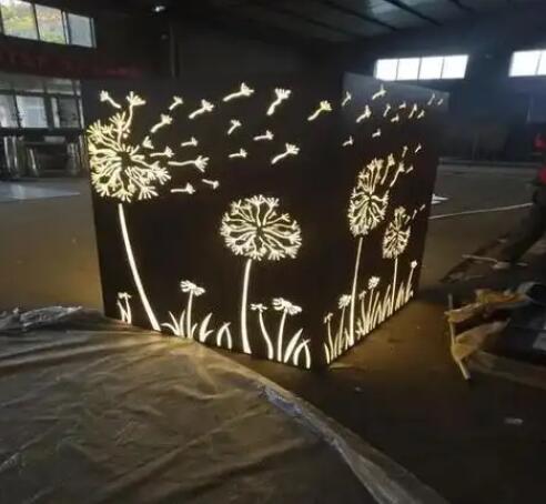 兴隆耐候钢灯箱